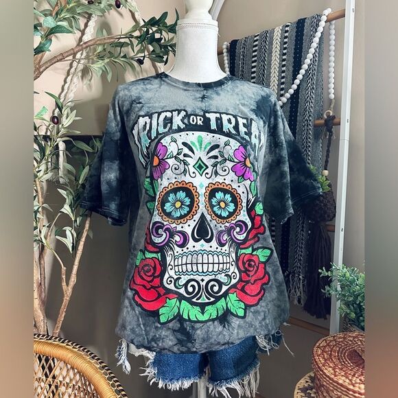 Day of the Dead Sugar Skull Trick or Treat Halloween Tie Dye T Shirt - Picture 5 of 5